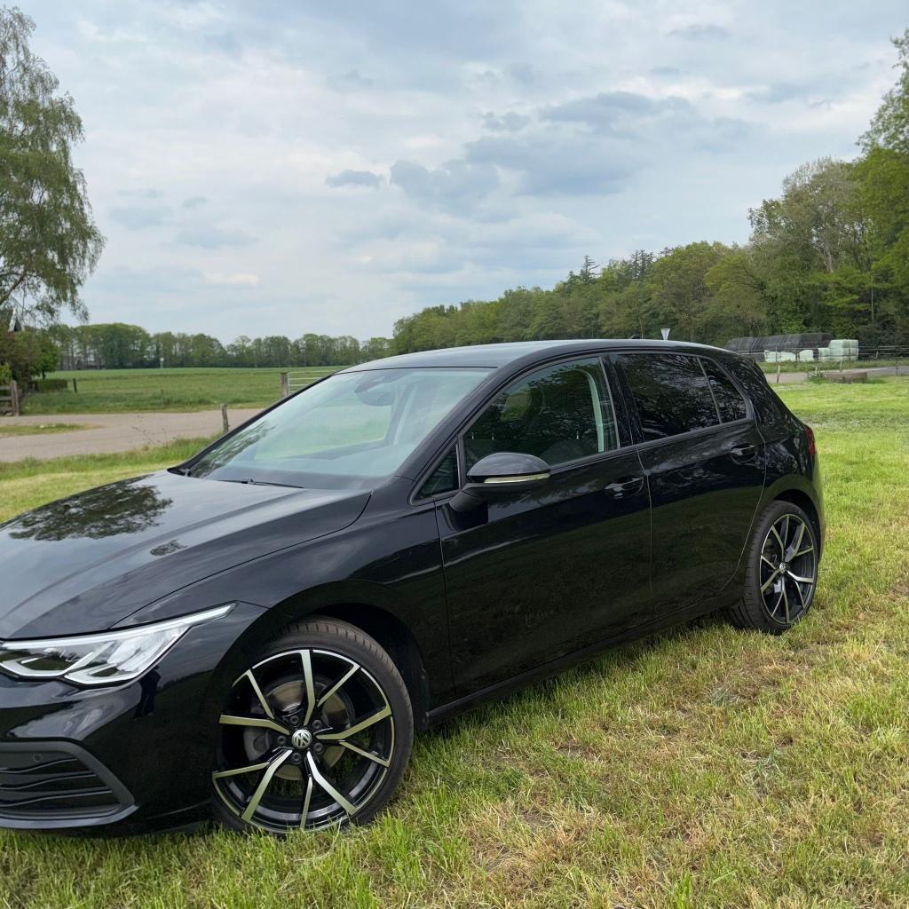 Volkswagen Golf 2.0 TDI 150pk 7-DSG 2020 Zwart, Auto's, Volkswagen, Zwart, 4 cilinders, Leder en Stof, Zwart