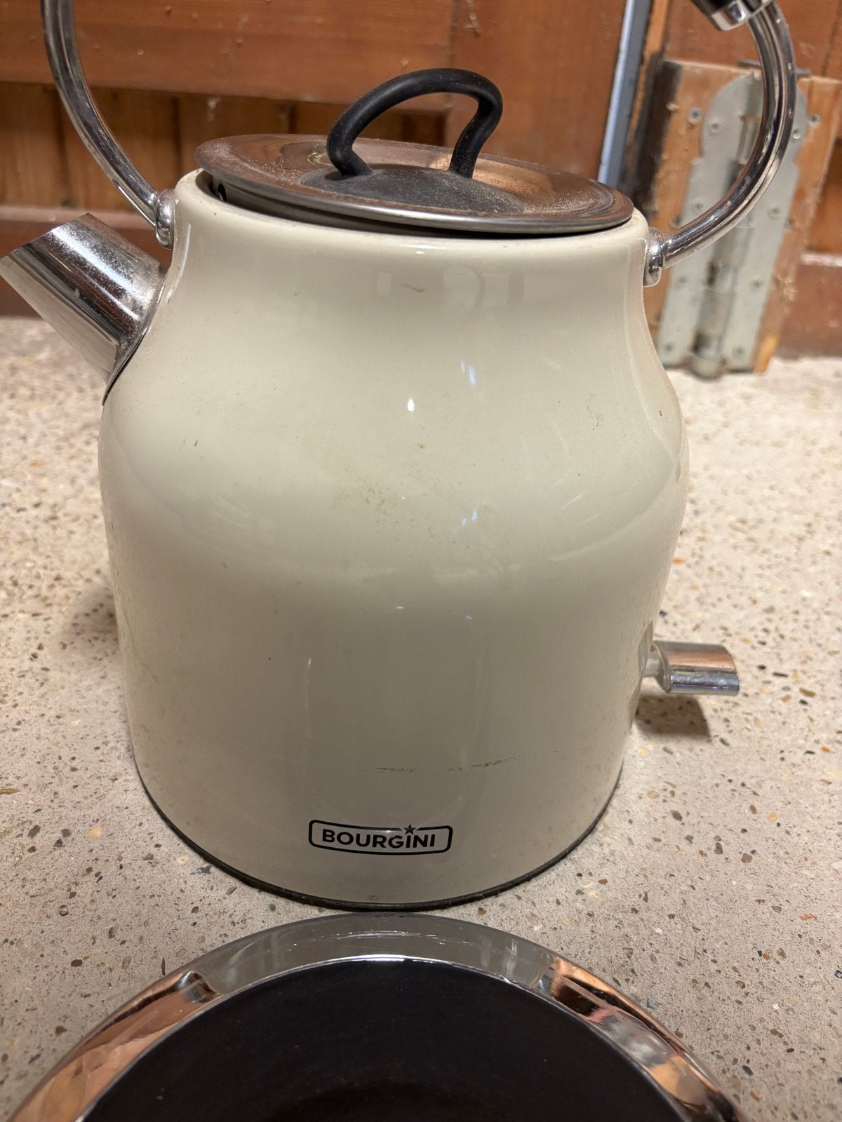 Bourgini waterkoker - Crème, draadloos, Witgoed en Apparatuur, Waterkokers, 1 tot 2 liter, Ophalen of Verzenden, Gebruikt, Draadloos