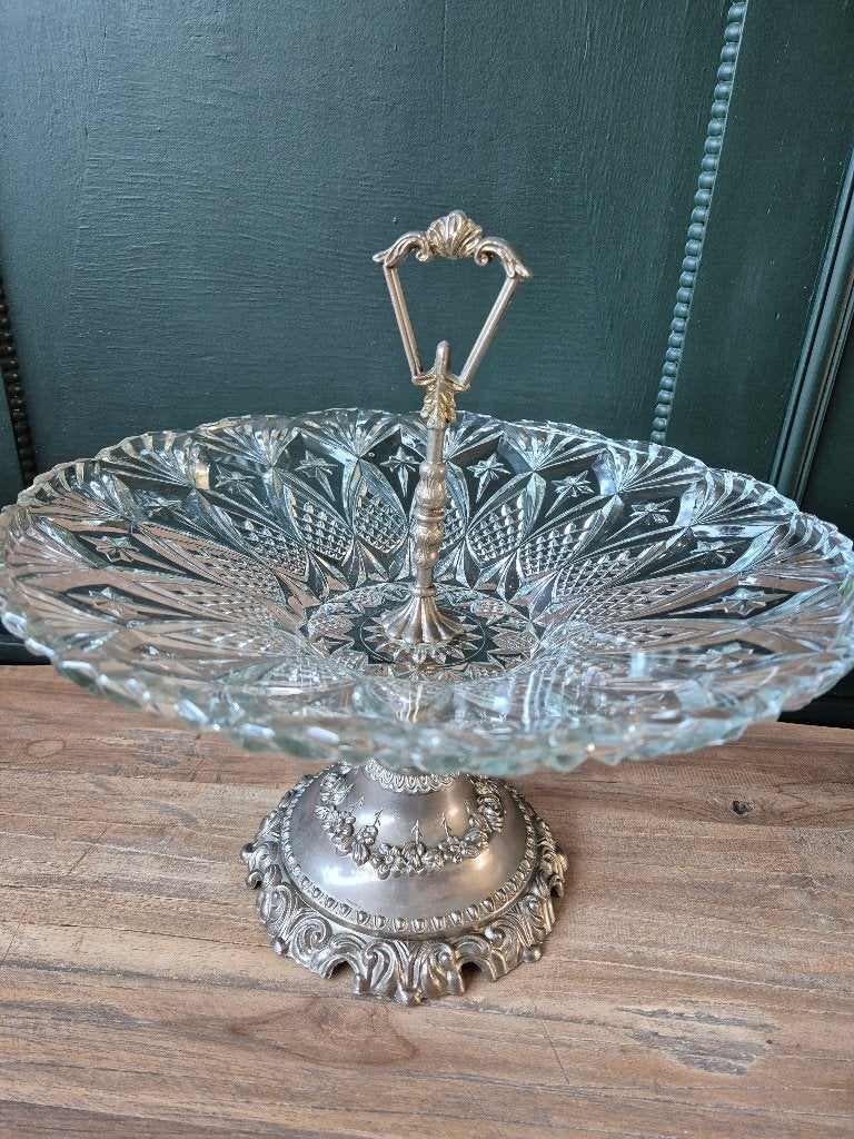 Sierlijke brocante schaal/etagère op voet, Ophalen of Verzenden