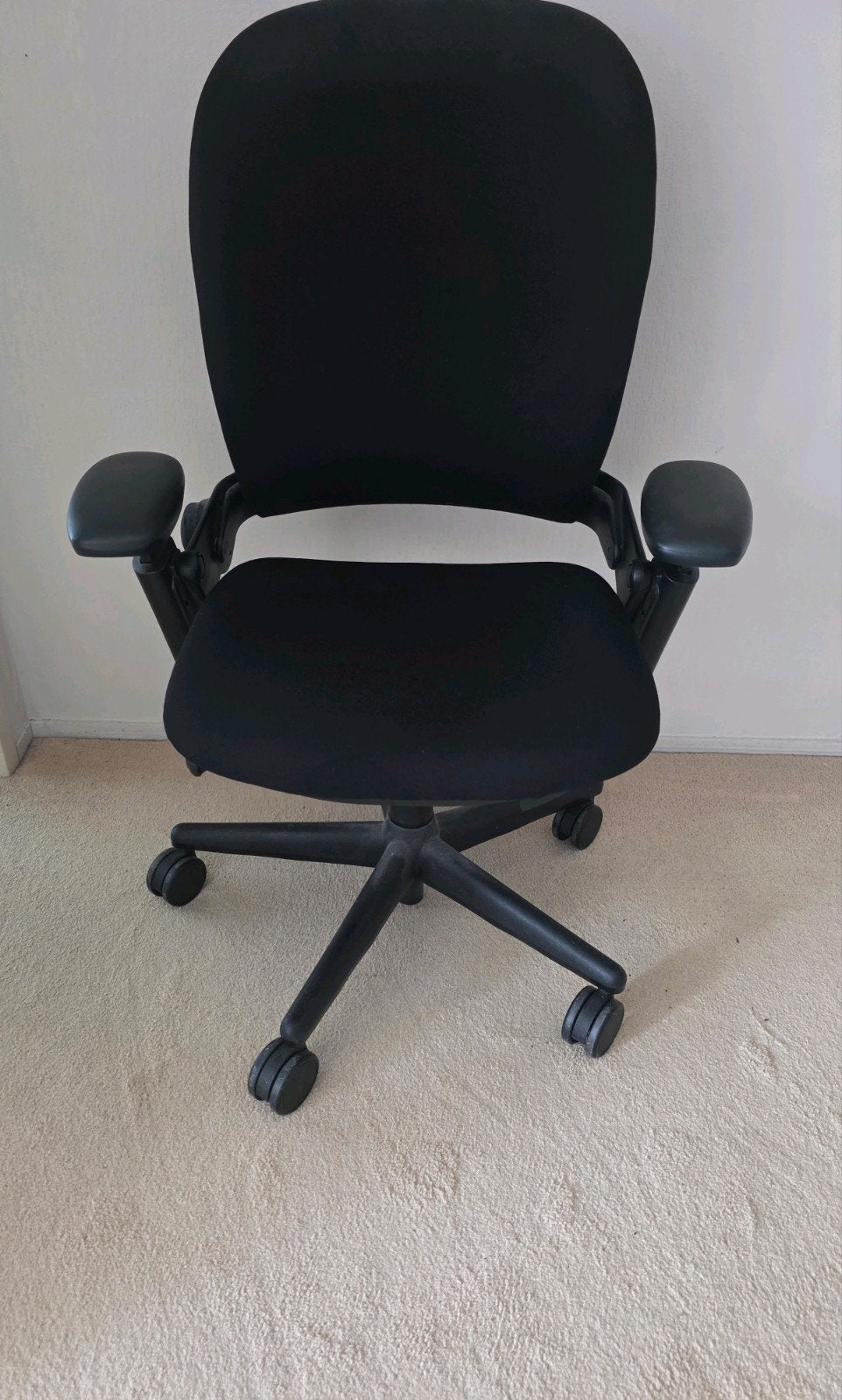 Ergonomische bureau stoel Steelcase, Ophalen, Zo goed als nieuw, Zwart