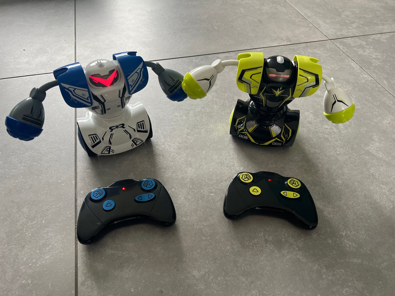 YCOO Silverlit Robo Kombat - Robot Boksers met Afstandsbedie, Ophalen, Zo goed als nieuw