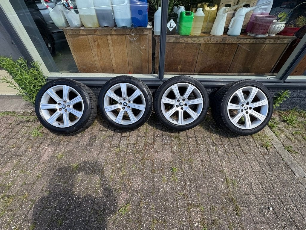 Jaguar XF velegenset in 18" - vaste prijs!, Auto-onderdelen, Banden en Velgen, Ophalen, 18 inch, Banden en Velgen, Winterbanden