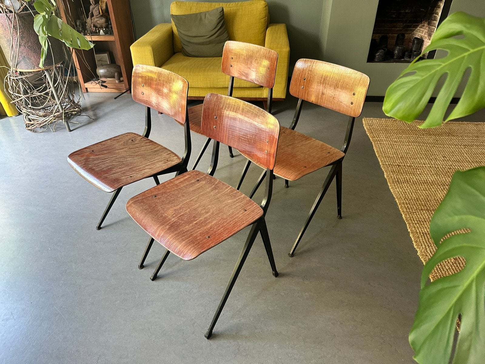 4 stoelen - ontwerp van Ynske Kooistra, Huis en Inrichting, Stoelen, Ophalen, Gebruikt, Bruin, Vintage