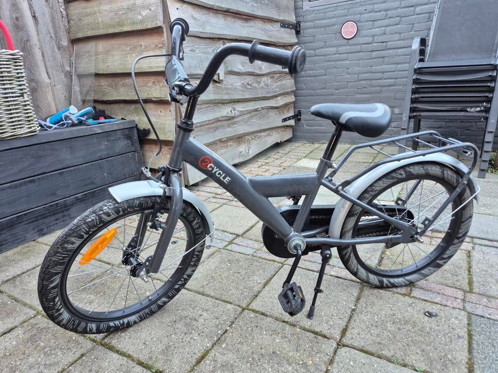 2CYCLE Kinderfiets 18 inch - Grijs met zilveren spatborden, Ophalen