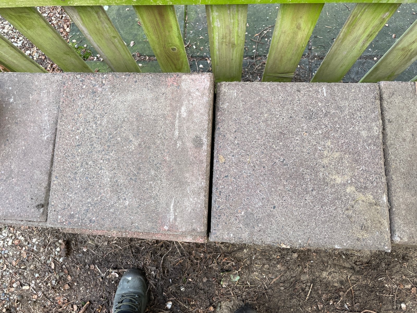 Gratis tegels en zware tuinschermen, Ophalen, Gebruikt, 150 tot 200 cm, 150 tot 200 cm