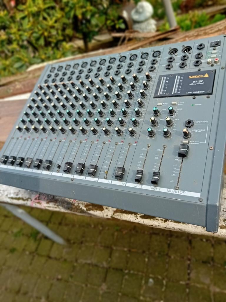 Samick SM-122P Mengpaneel - Professionele Mixer, Ophalen of Verzenden, Gebruikt, 10 tot 20 kanalen, Microfooningang