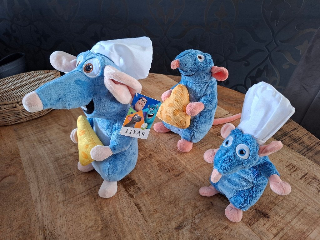 Originele Disney Remy uit de Pixar-film Ratatouille, Verzamelen, Disney, Ophalen of Verzenden, Overige figuren, Beeldje of Figuurtje