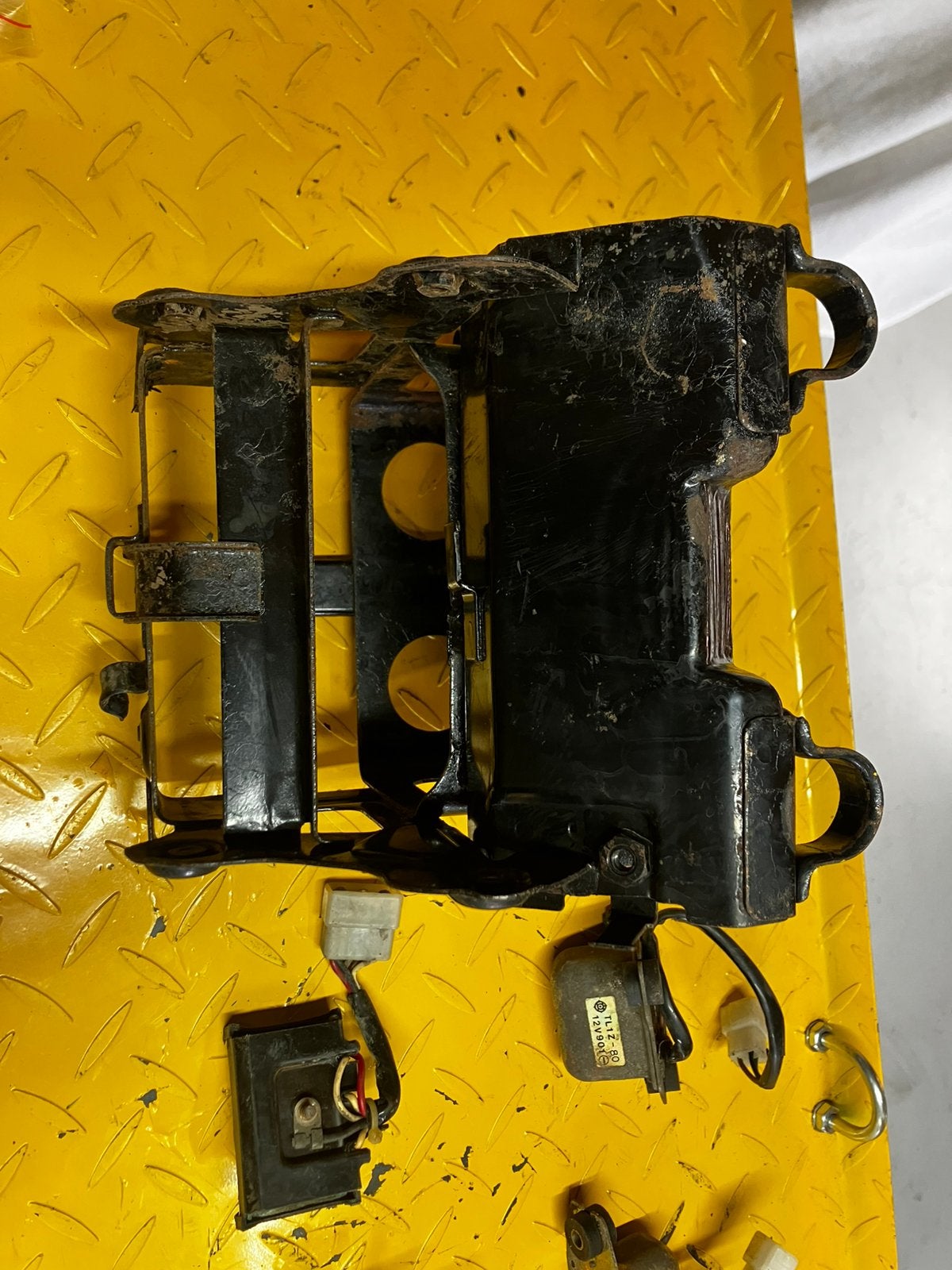 Accubak Yamaha XS650, incl startrelais en gelijkrichter, Motoren, Ophalen of Verzenden, Gebruikt