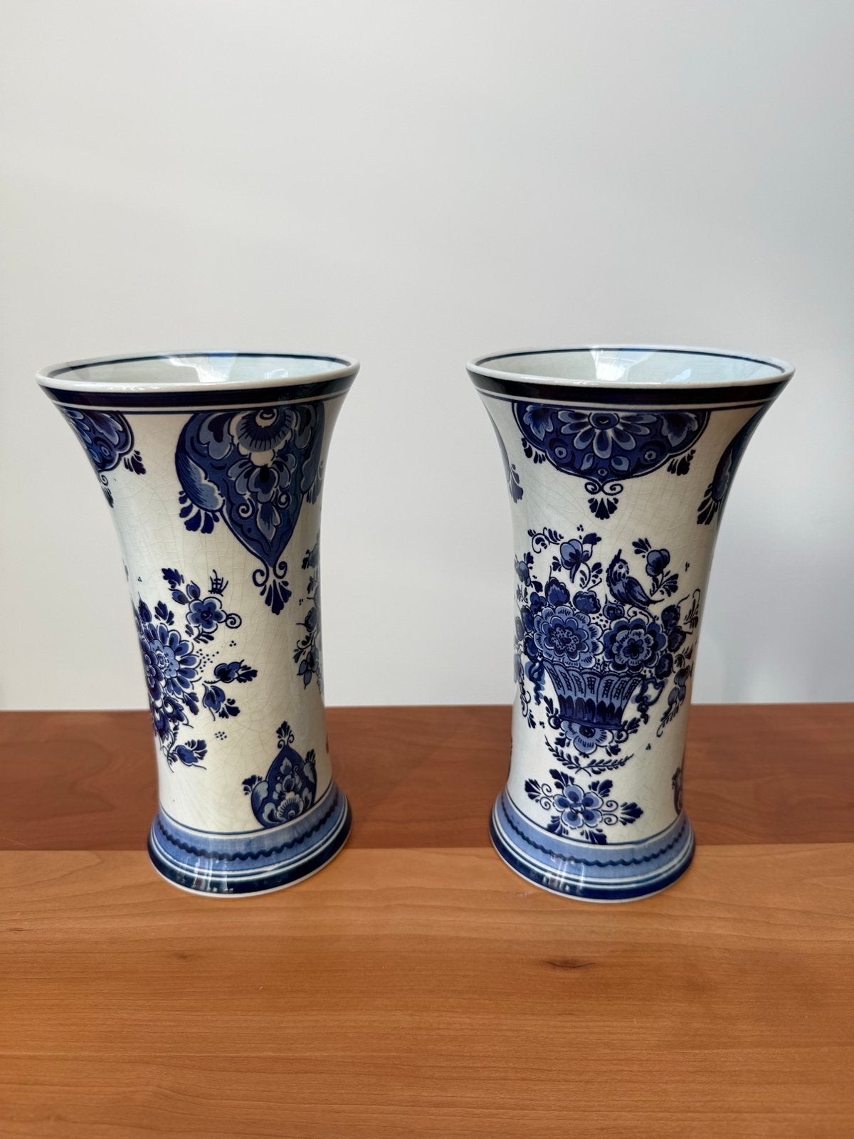 Set van 2 handgeschilderde Delfts blauwe vazen, Ophalen of Verzenden