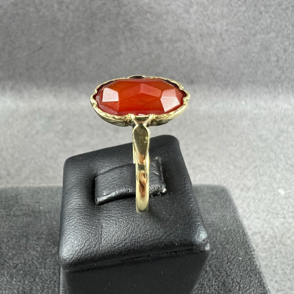 Gouden Ring | 14k | 2,41g | geslepen Calcedoon |19,5| 411929, Gebruikt, 19 tot 20, Ophalen of Verzenden, Dame