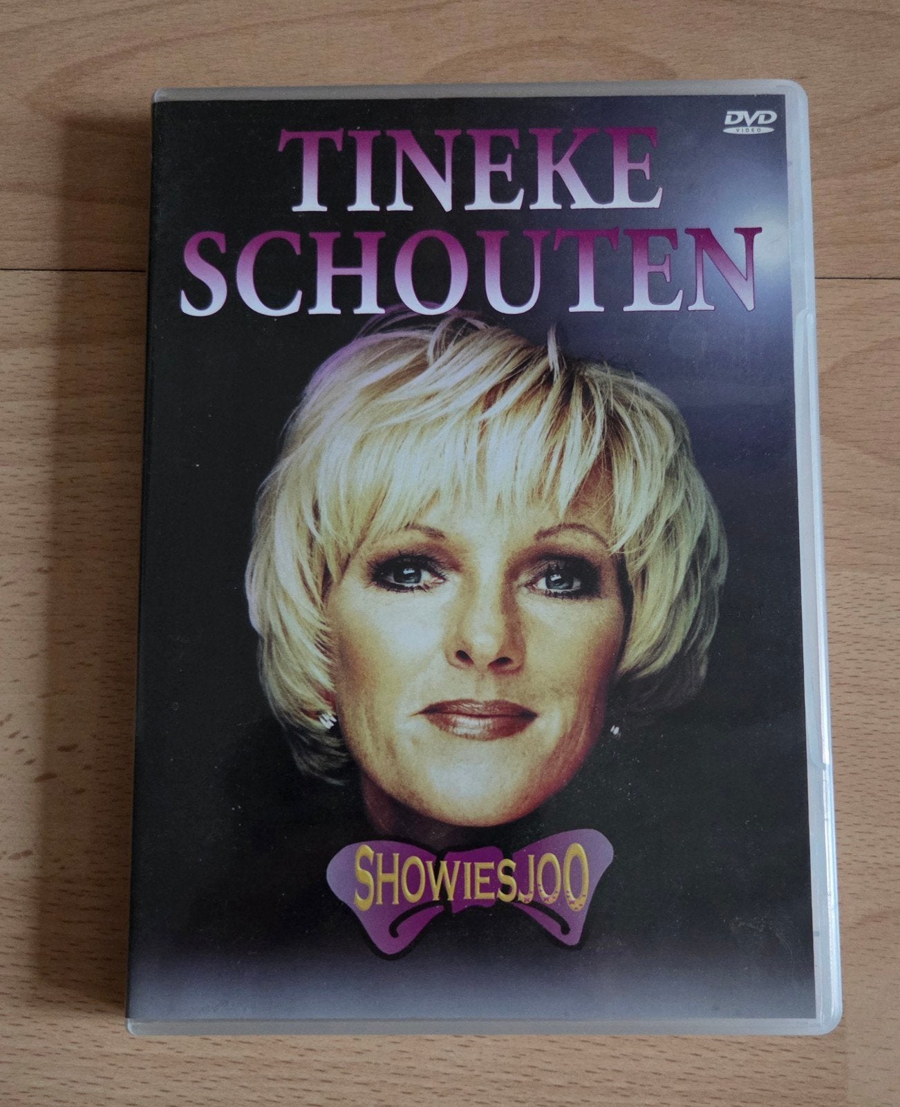 Tineke Schouten - Showiesjo, Alle leeftijden, Ophalen of Verzenden, Zo goed als nieuw, Stand-up of Theatershow