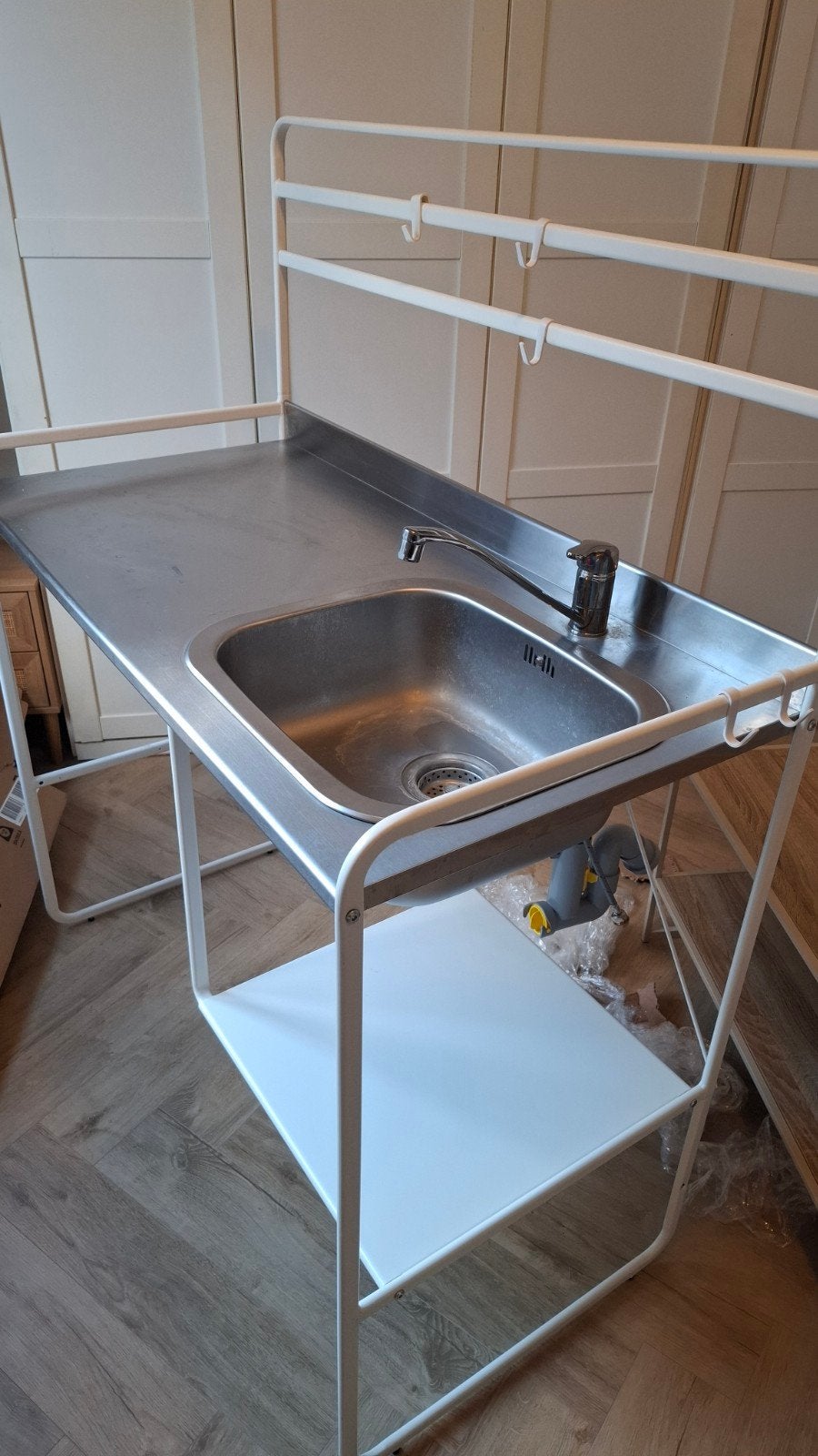 IKEA Sunnersta keuken met spoelbak en kraan, Ophalen, 100 tot 150 cm, Zo goed als nieuw, 50 tot 75 cm