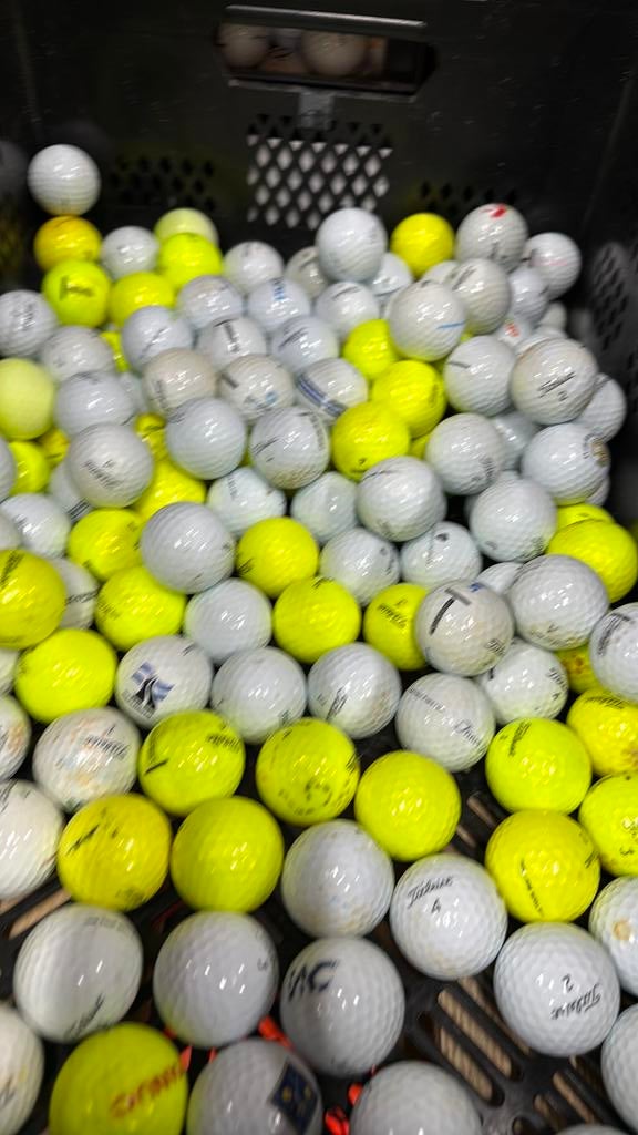 50 Titleist Tour soft B, Sport en Fitness, Golf, Ophalen of Verzenden, Zo goed als nieuw, Bal(len)