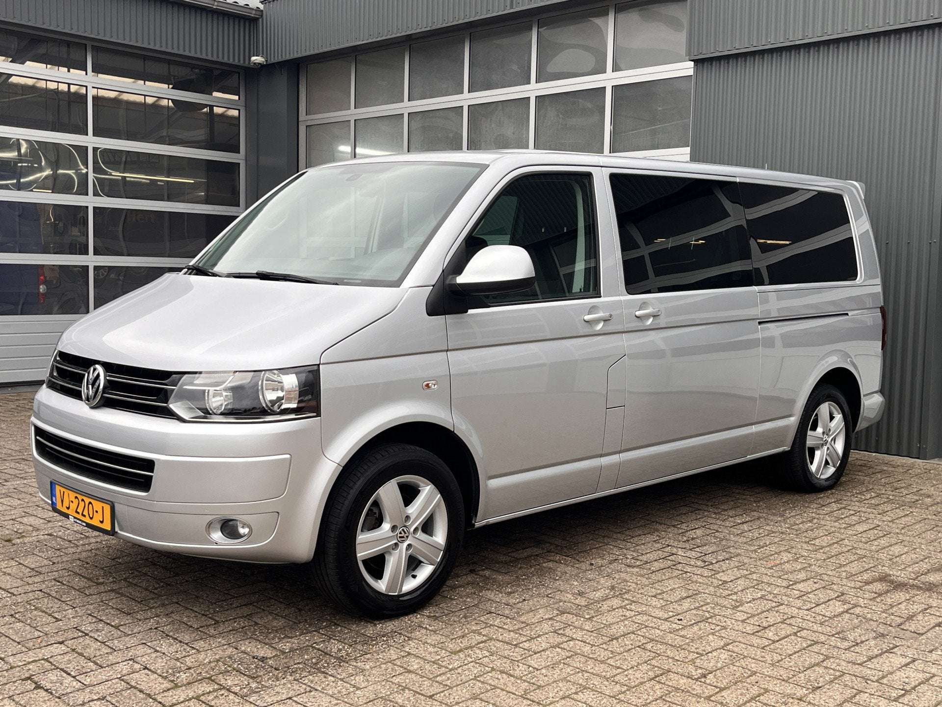 Volkswagen Transporter 2.0 TDI L2H1 4Motion DC Automaat 2xSc, Auto's, Automaat, Euro 5, Stof, Gebruikt