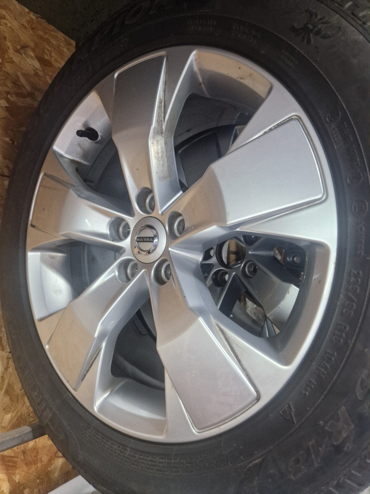 4 Velgen met winterbanden  Volvo XC40 / Lynk & Co, Auto-onderdelen, Ophalen