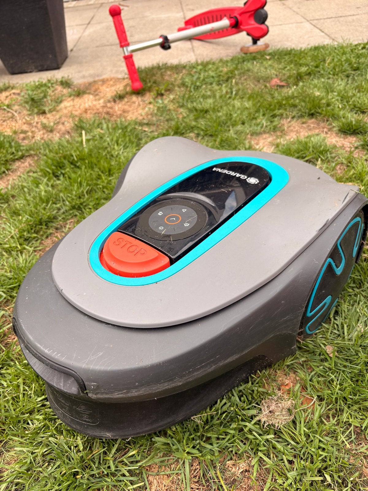 Gardena Sileno Minimo 250 robotmaaier - accu defect, Tuin en Terras, Robotmaaiers, Verzenden, Gebruikt, Bestuurbaar via app