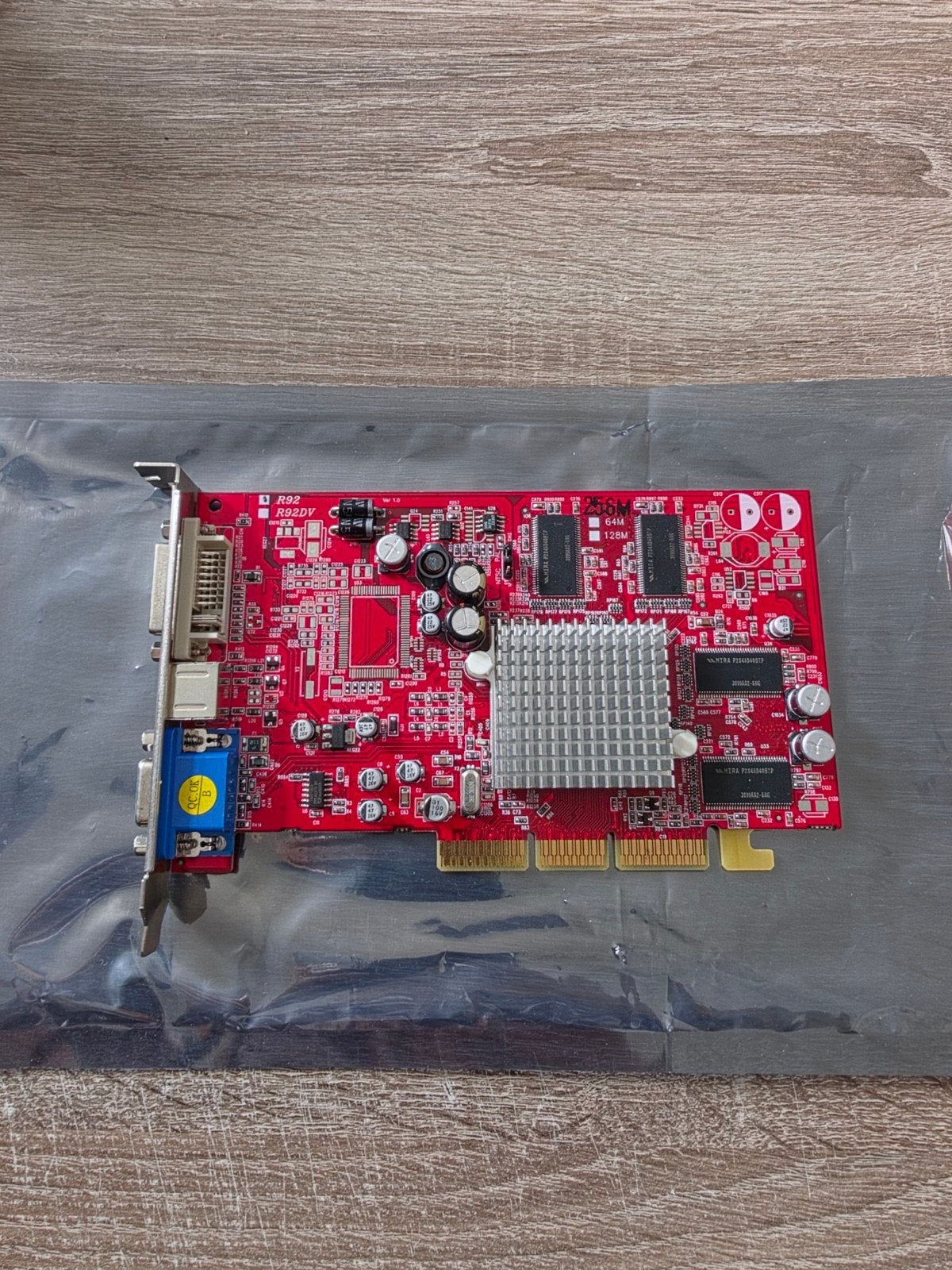 Club 3D ATI Radeon 9200 256MB AGP Videokaart CGA-926TVD, DVI, Ophalen of Verzenden, AGP, Overige chipsets