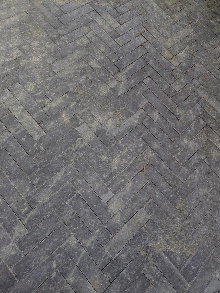 8,5m2 dikformaat antraciet betonklinkers, Ophalen, Klinkers, Nieuw, 5 tot 10 m²