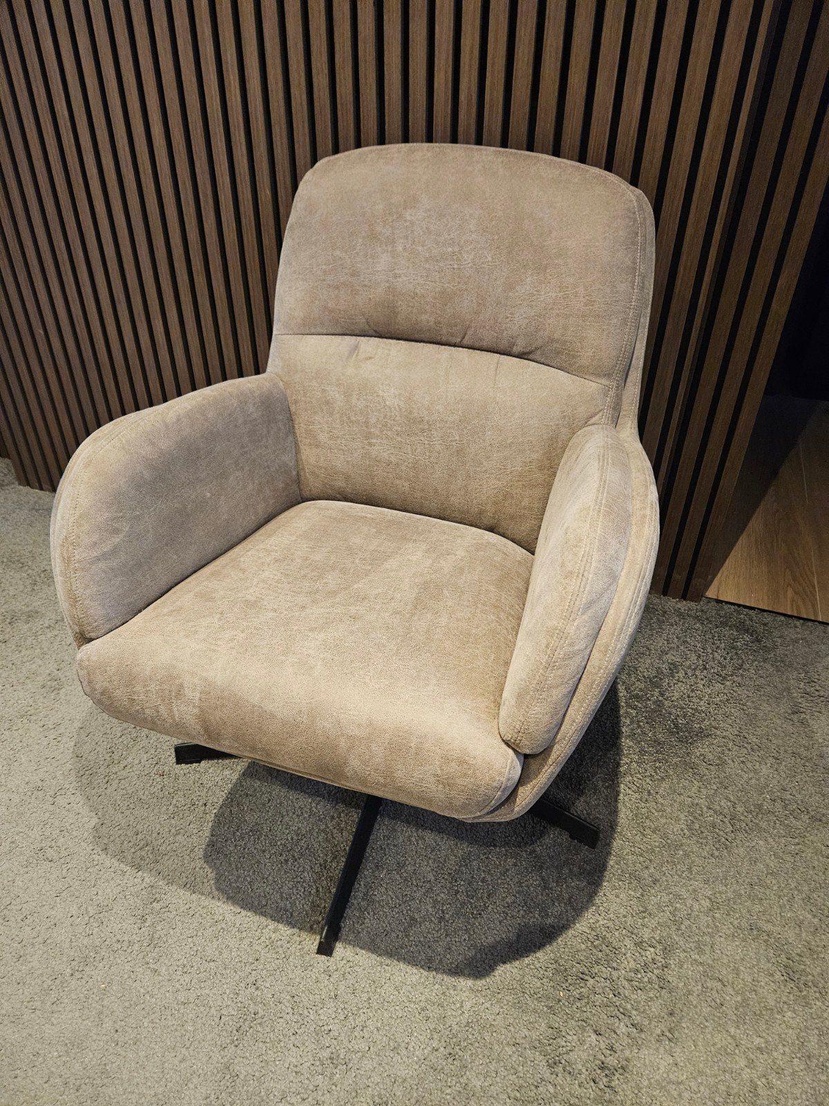 Leuke draaifauteuils taupe, Huis en Inrichting, Fauteuils, Ophalen, Zo goed als nieuw