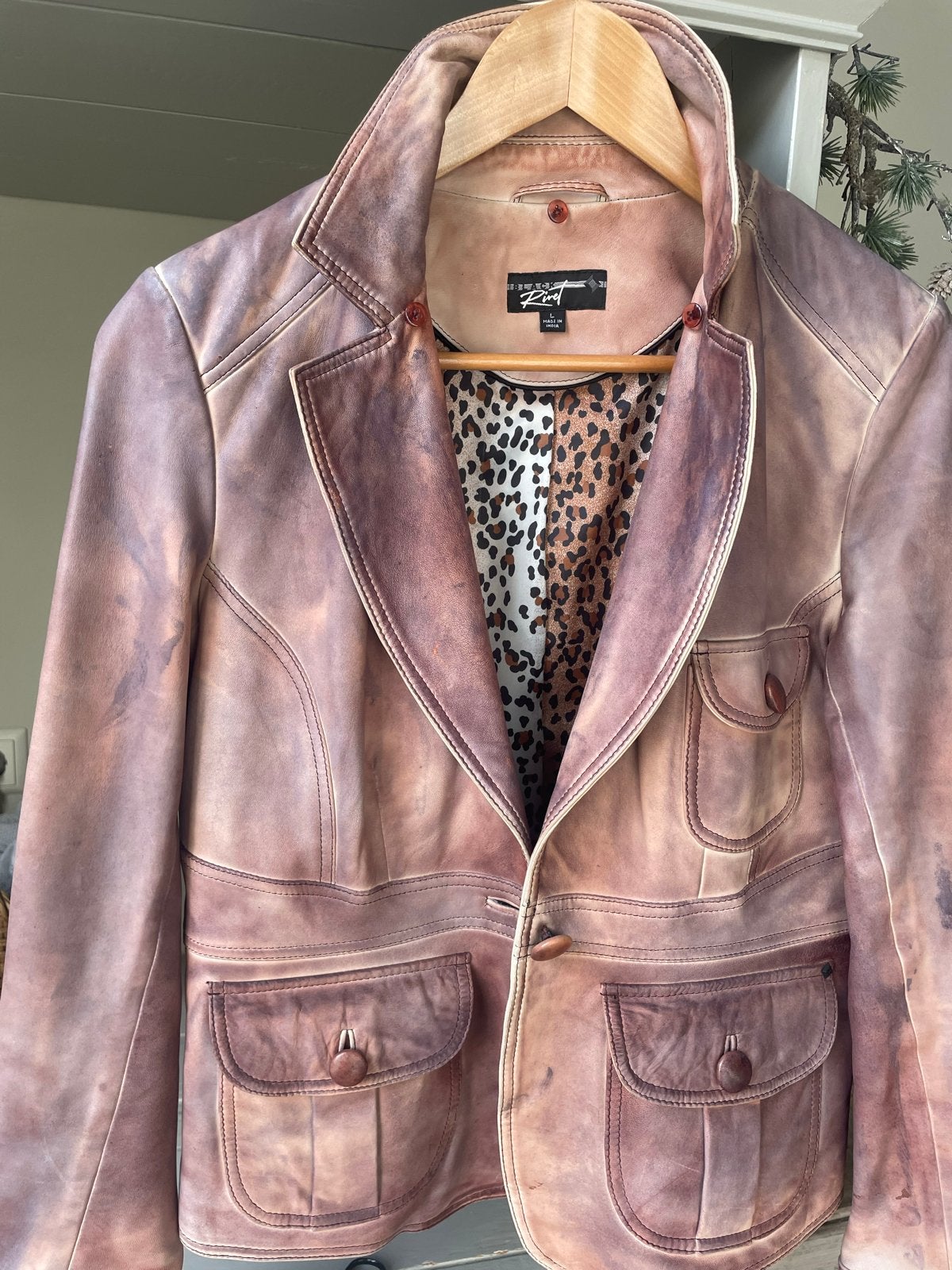Rivet Leren Jasje Roze met Blauwe Tekening Maat L, Ophalen of Verzenden, Gedragen, Maat 42/44 (L), Roze