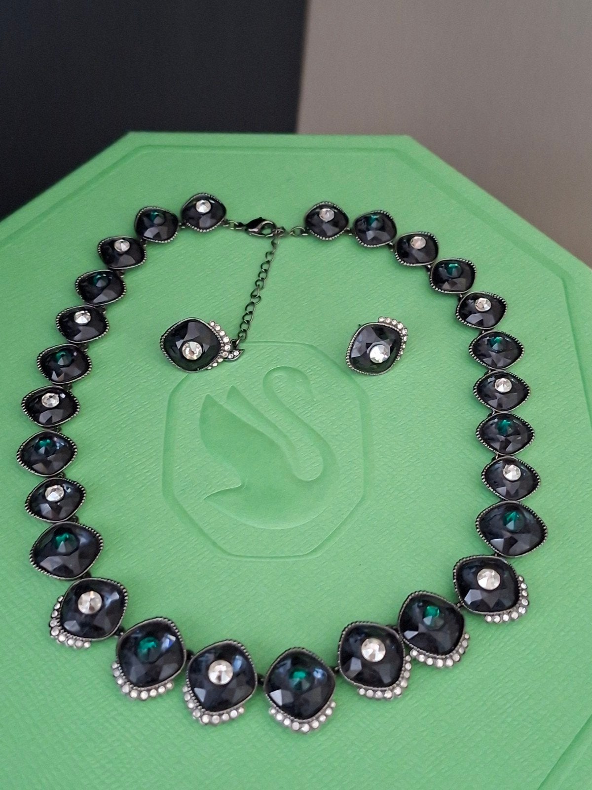 Swarovski ketting en oorbellen set met kristallen, Overige materialen, Met strass, Zwart, Ophalen of Verzenden