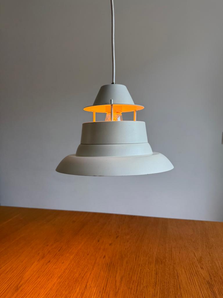 Vintage midcentury hanglamp - wit jaren 60 / 70 design, Huis en Inrichting, Lampen | Hanglampen, Vintage midcentury Space Age sixties seventies Scandinavisch