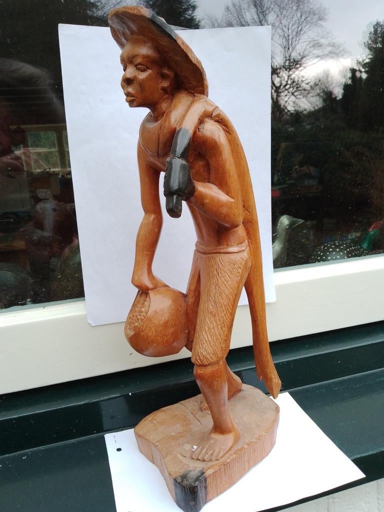 grote houtsnijwerk beeld man, 38 cm . Hardhout, Ophalen