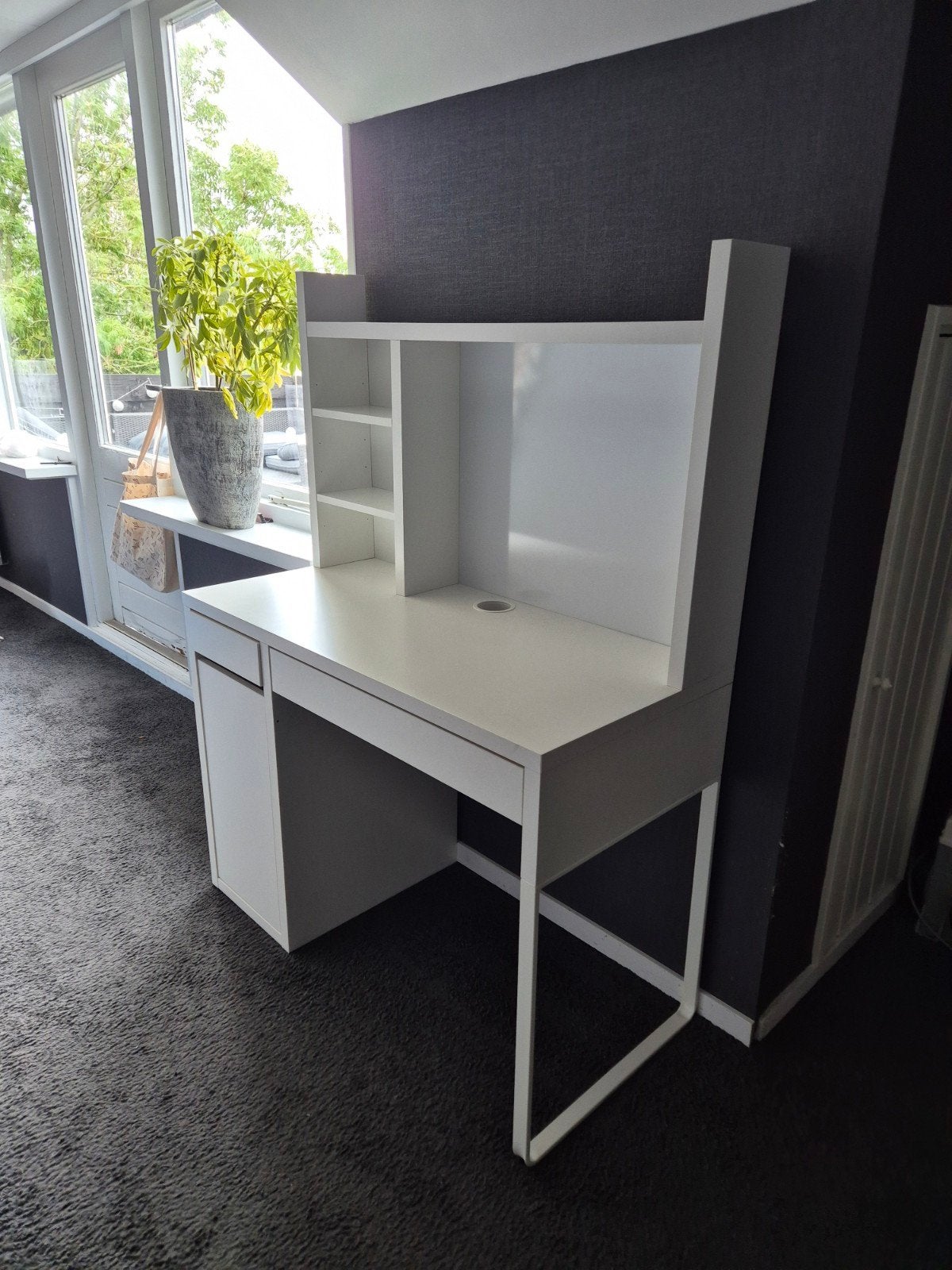 Ikea Micke bureau met opbouw, planken en lades, Huis en Inrichting, Bureaus, Gebruikt, Spaanplaat of MDF, Overige merken, Computerbureau
