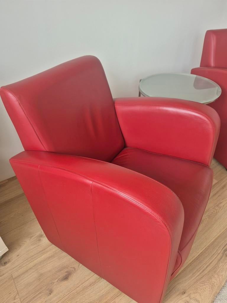 2 comfortabele leren fauteuils - Zoeken tweede leven, Huis en Inrichting, Fauteuils, Gebruikt, Ophalen of Verzenden, 75 tot 100 cm
