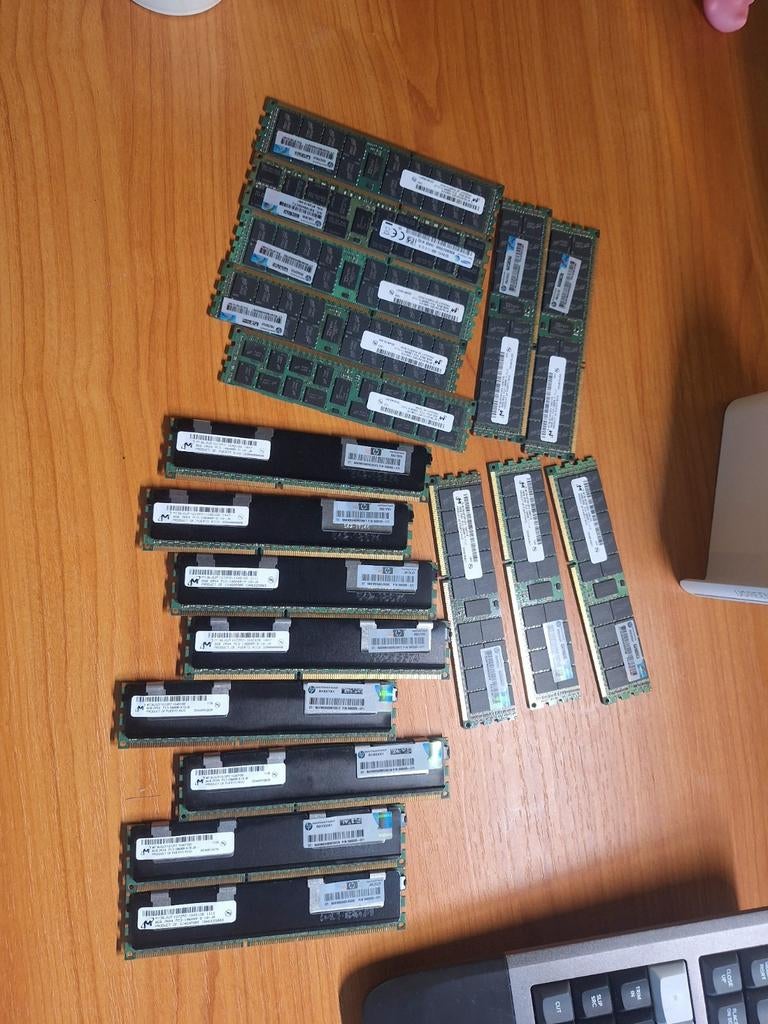 Partij HP Server RAM - 8x 16GB + 8x 8GB DDR3 ECC Reg, Server, DDR3, Ophalen of Verzenden, Zo goed als nieuw