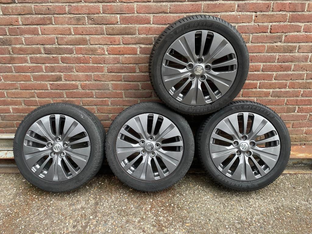Suzuki SX-4 Velgen 17 inch zomerbanden 205 50R17, Auto-onderdelen, Banden en Velgen, Ophalen, Gebruikt, Banden en Velgen, 17 inch