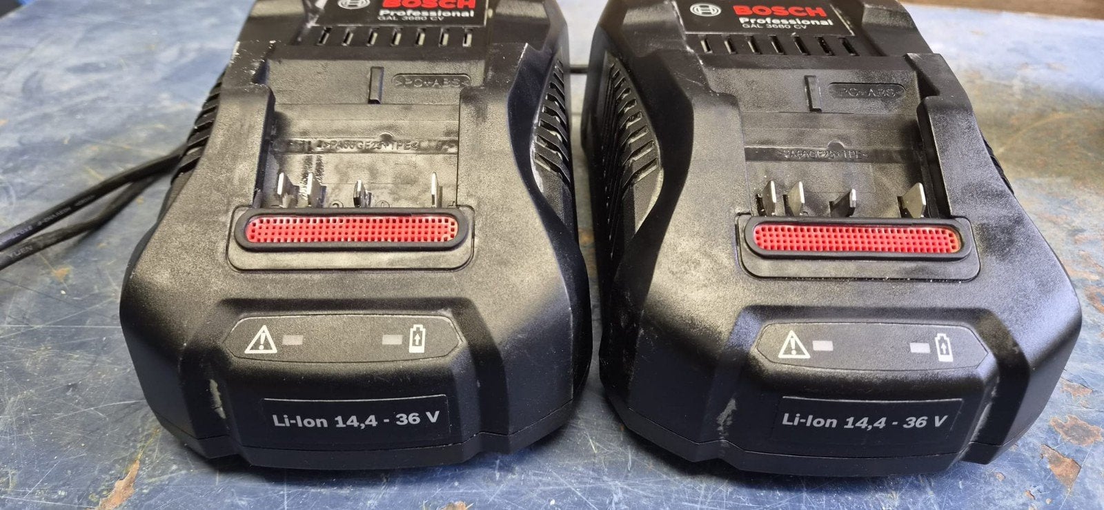 Twee Bosch Professional Li-Ion Opladers 14.4V-36V, Ophalen of Verzenden