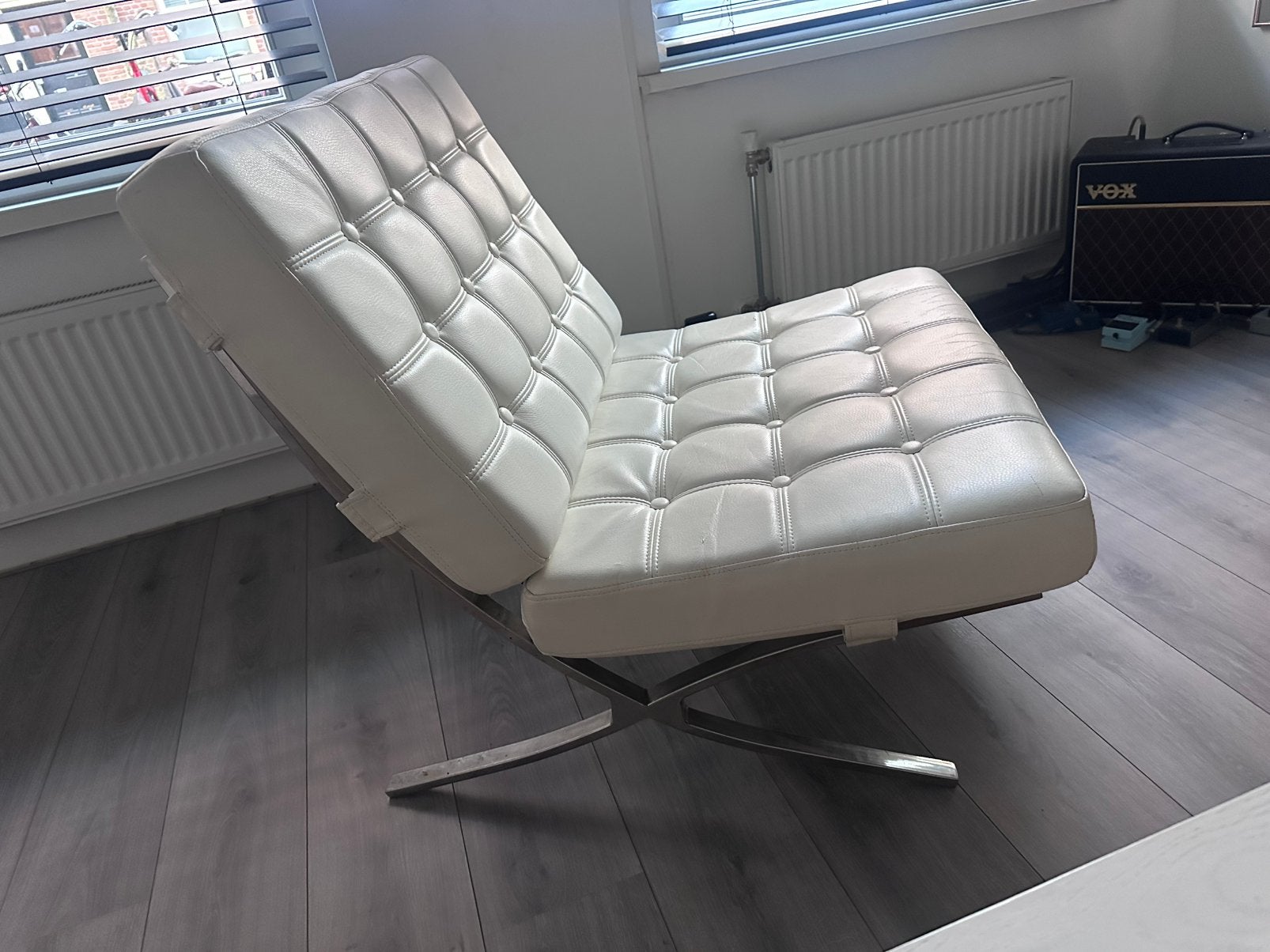 Barcelona chair Wit, Huis en Inrichting, Fauteuils, Verzenden, Gebruikt, 75 tot 100 cm, Lounge stoel.