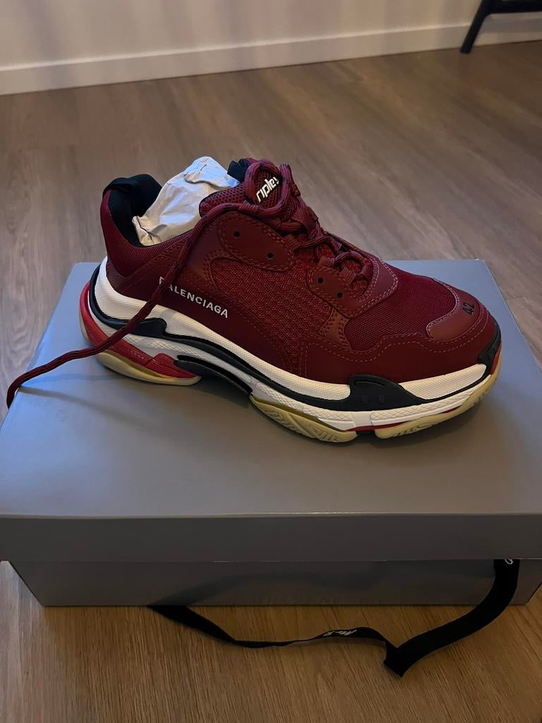 Balenciaga Triple S - Burgundy, Kleding | Heren, Schoenen, Overige kleuren, Nieuw, Ophalen of Verzenden, Sneakers of Gympen