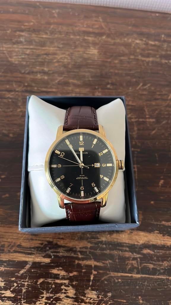 Tommy Hilfiger George 1710329 horloge, met lederen bandje., Sieraden, Tassen en Uiterlijk, Horloges | Heren, Leer, Staal, Polshorloge