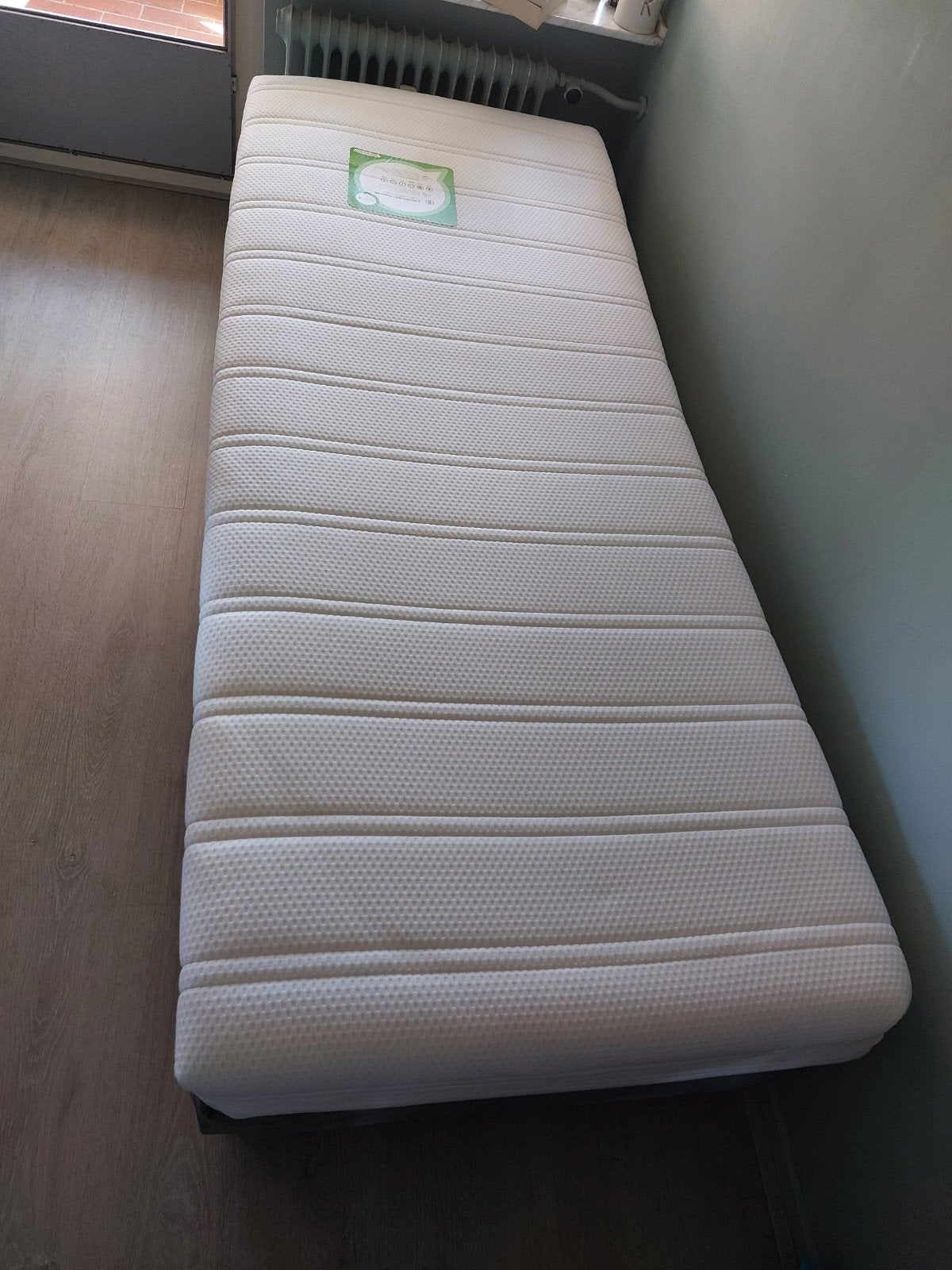 Aangeboden z.g.a.n hotel boxspring +Pocketveer matras 80x200, Ophalen, Eenpersoons, 80 cm