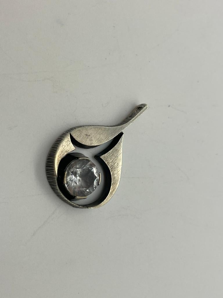 E112 Prachtige zilveren Karl Laine Finland hanger, Overige voorstellingen, Ophalen of Verzenden, X, Zilver