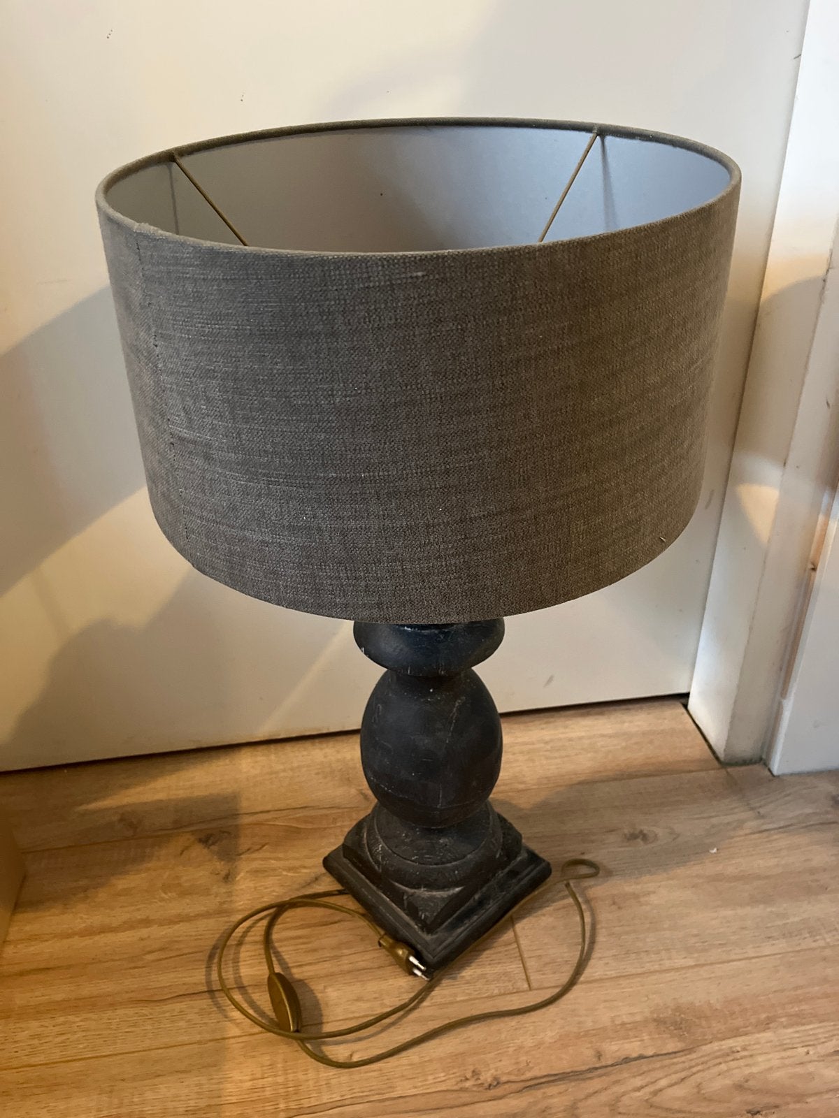 Rustieke tafellamp met stoffen kap, Antiek en Kunst, Antiek | Lampen, Ophalen