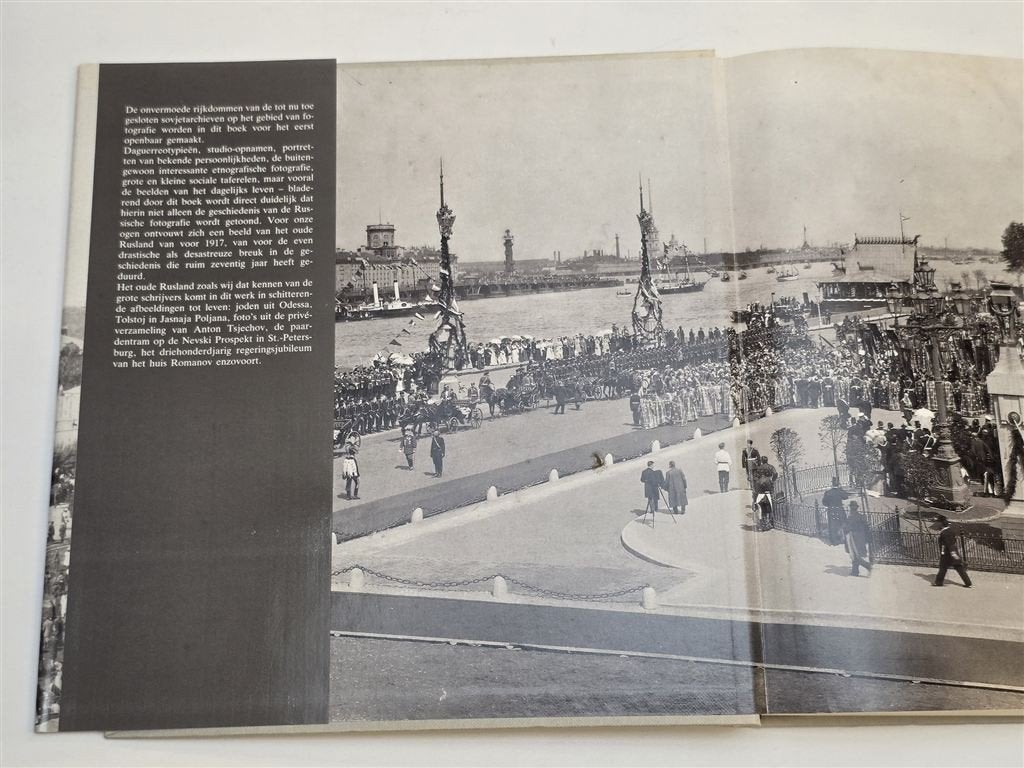 Het Oude Rusland — Fotografie 1839-1917 Fotoboek, Boeken, Ophalen of Verzenden, Gelezen, Afrika
