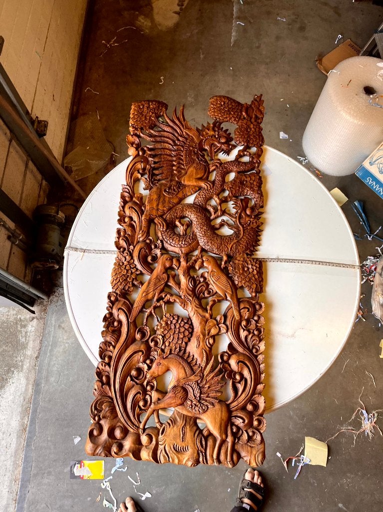 Groot handgesneden wandpaneel draak en feniks Indonesie., Ophalen, Oosters, Hout, 105 cm