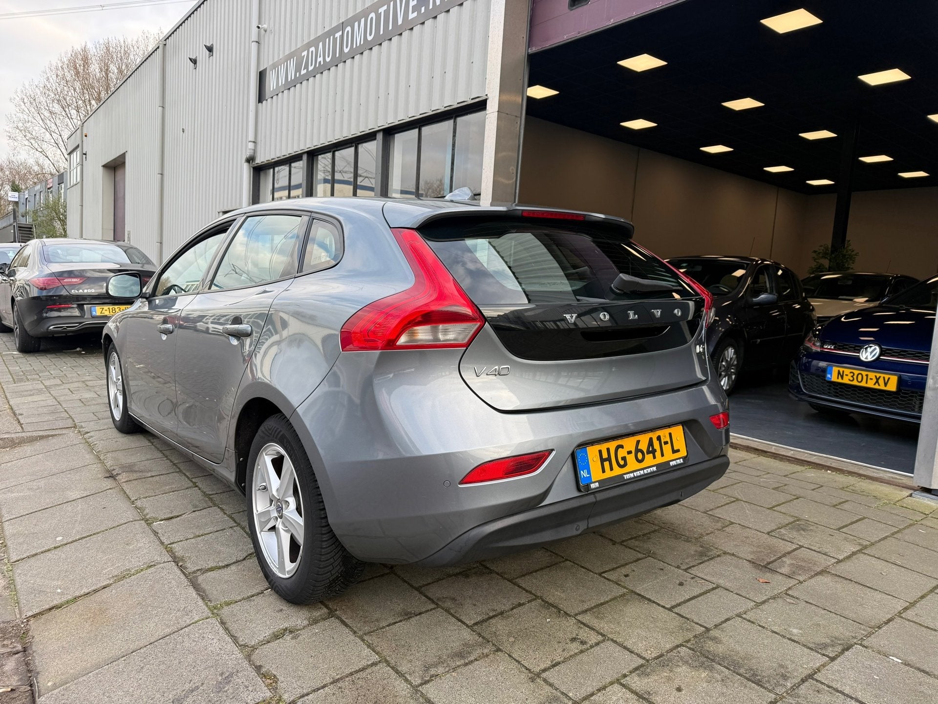 Volvo V40 1.6 D2 Momentum, Auto's, Voorwielaandrijving, Euro 5, Gebruikt, 4 cilinders