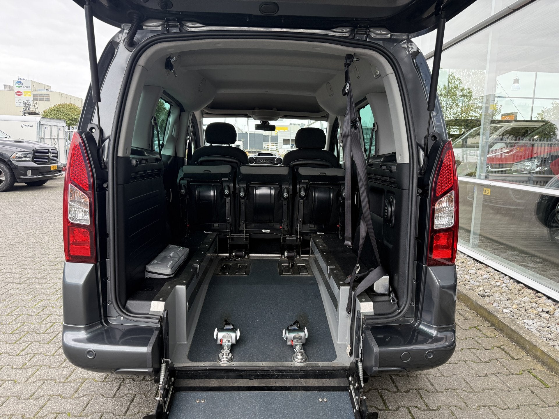 Peugeot Partner Tepee 4+1 Rolstoelauto 1.6 BlueHDi Active (Z, Auto's, Voorwielaandrijving, Gebruikt, Euro 6, LED verlichting