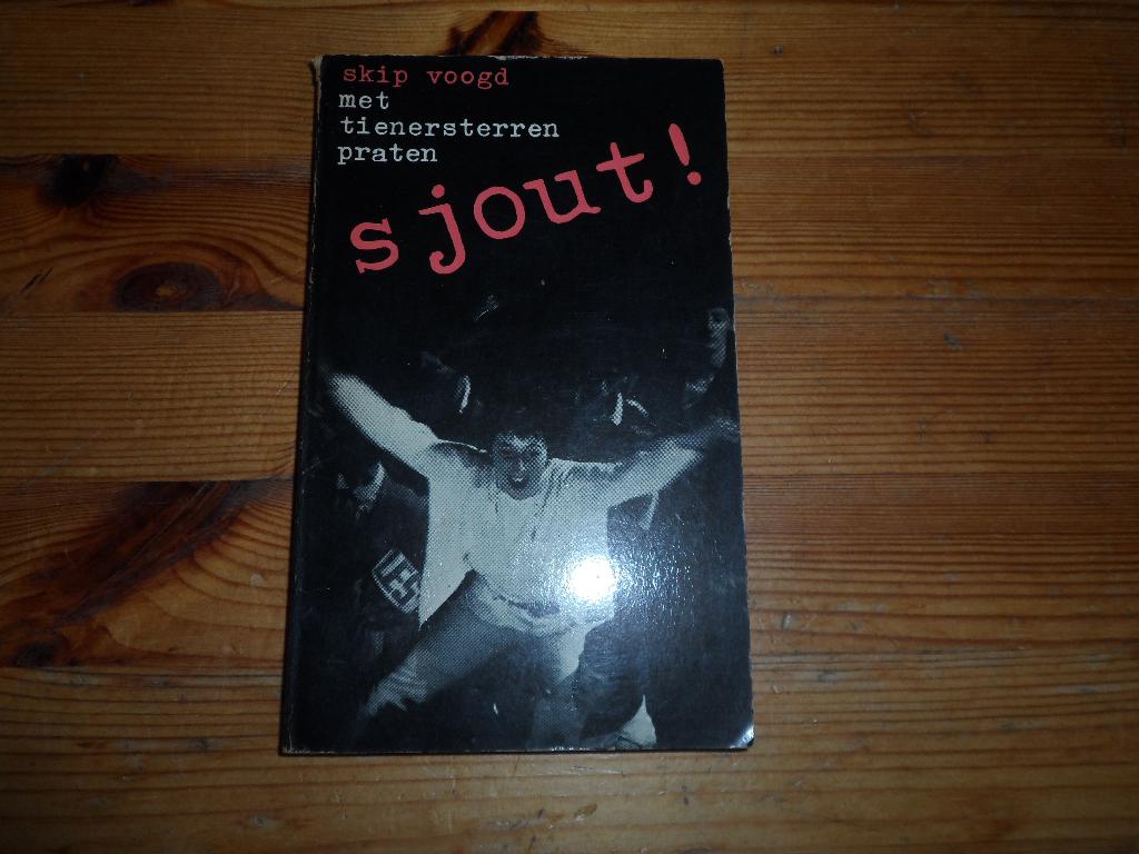 Skip voogd - sjout met tienersterren praten, Boeken, Ophalen of Verzenden, Gelezen, Artiest