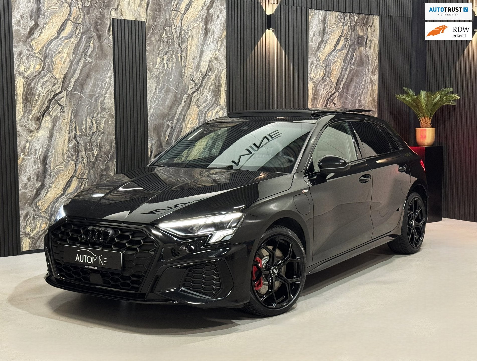 Audi A3 Sportback 45 TFSI e 3x S-line Competition|PANO|RS ZE, Auto's, Dealer onderhouden, Gebruikt, 4 cilinders, 150 pk