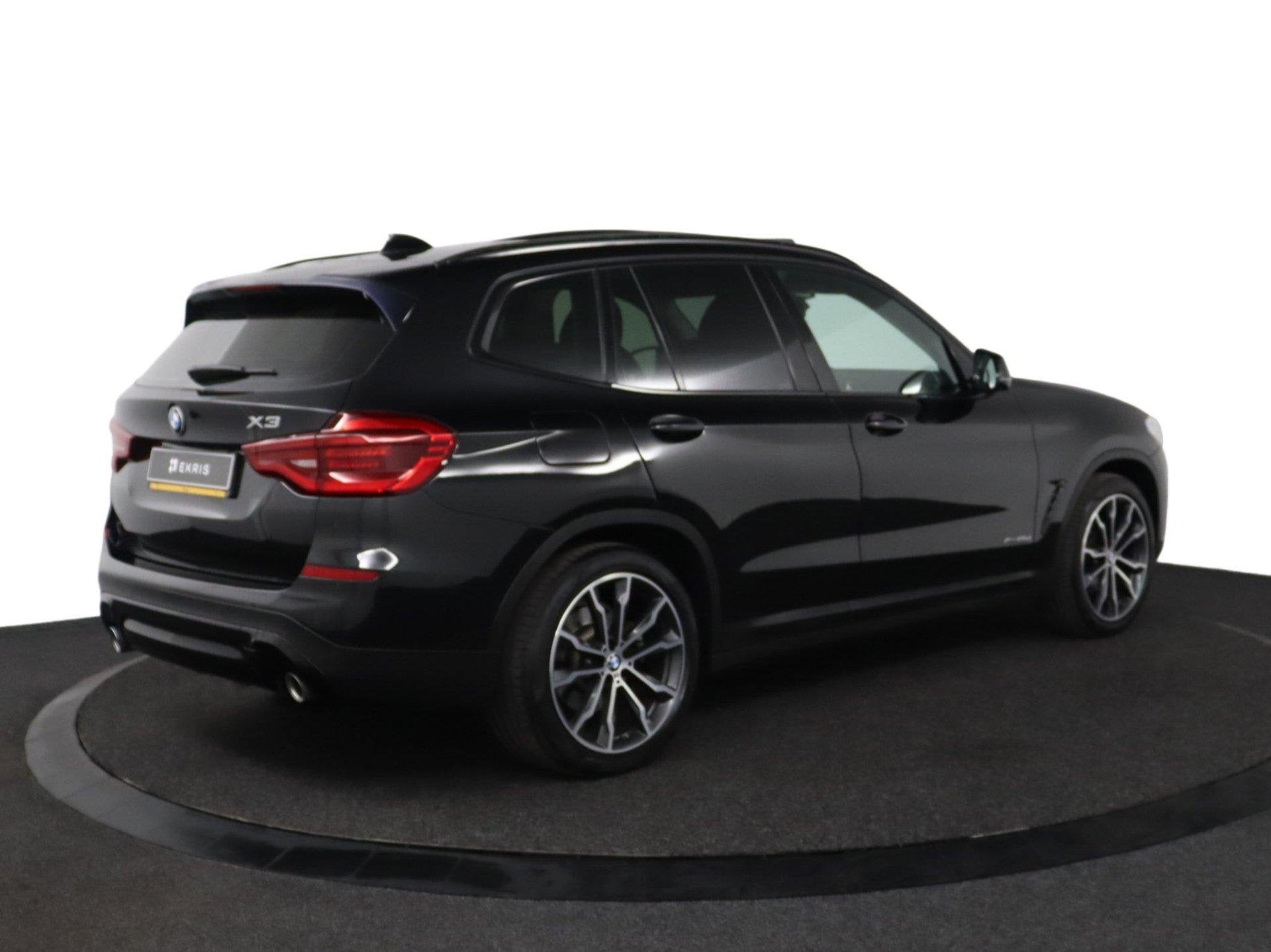 BMW X3 xDrive20d High Executive | Trekhaak | Schuif/kantelda, Auto's, Automaat, 12 maanden, Stof, Zwart