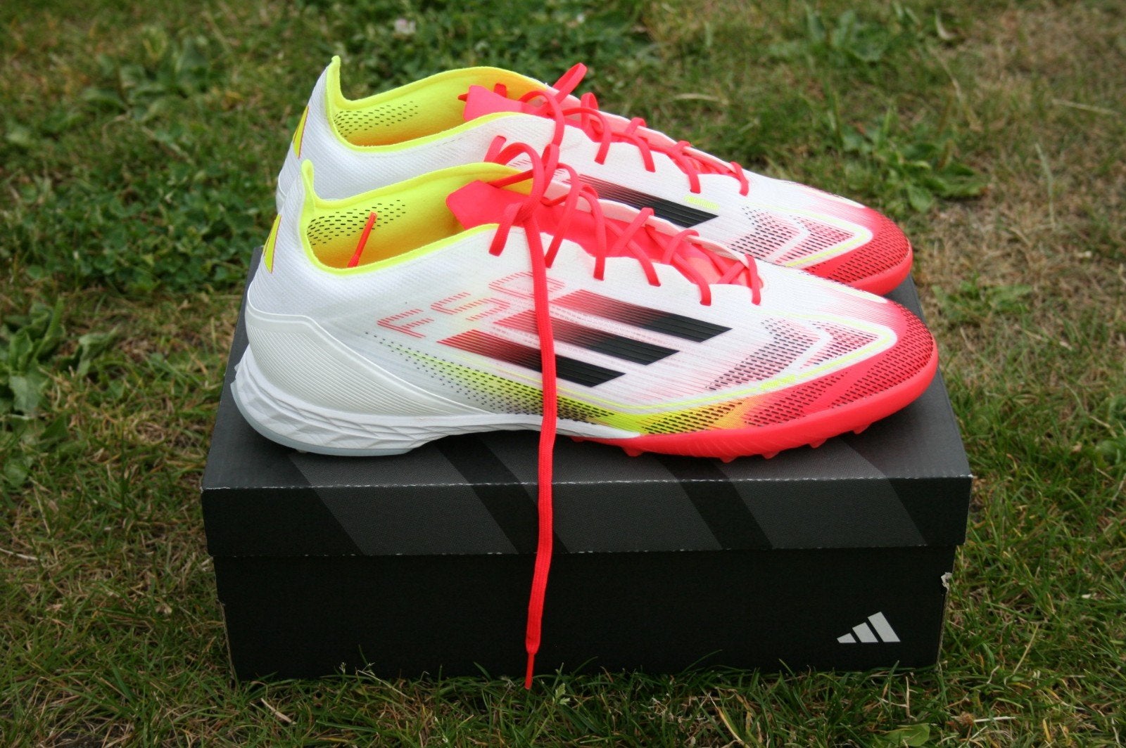 Zo goed als nieuwe Adidas F50 Pro TF (Maat 44 2/3), Ophalen of Verzenden, Zo goed als nieuw, Schoenen