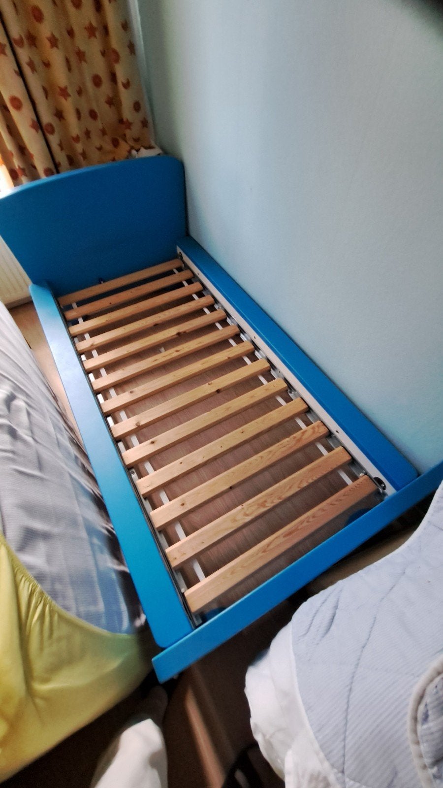 GRATIS OPHALEN Blauw kinderbed met lattenbodem, Ophalen, Gebruikt, Blauw, 190 cm of minder