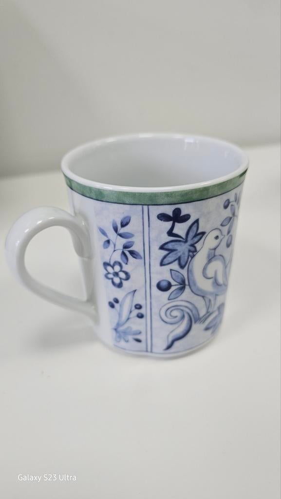 Mok met Delfts blauw-achtig patroon Villeroy & Boch, Antiek en Kunst, Antiek | Keramiek en Aardewerk, Ophalen of Verzenden