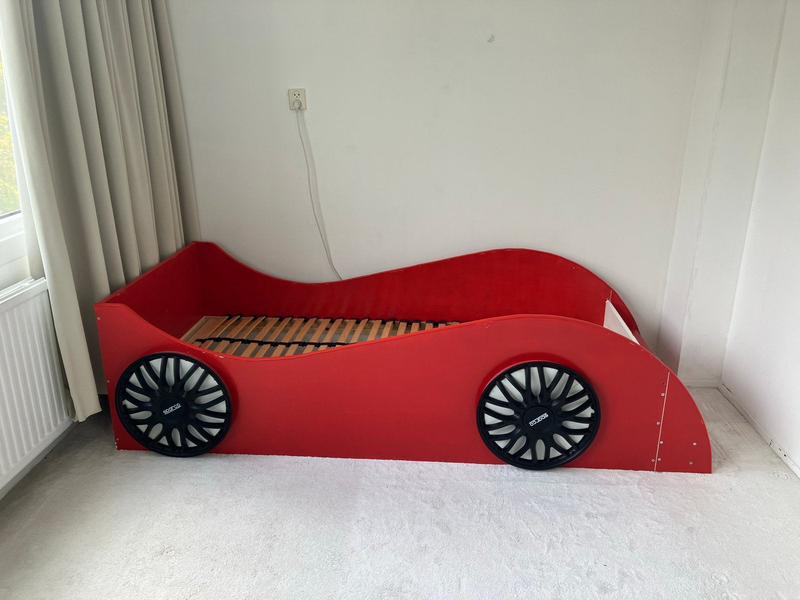 Handmade wooden race car bed with headlights – 90  200 cm, Ophalen, Gebruikt, 180 cm of meer, 85 tot 100 cm