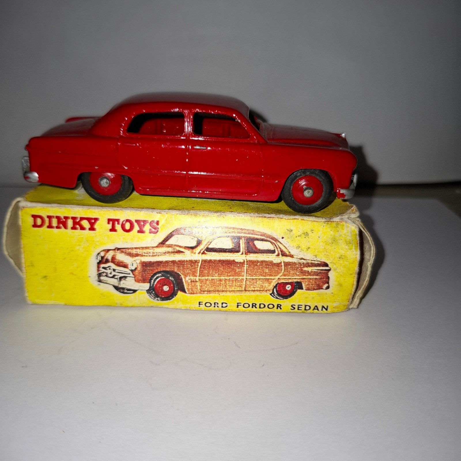 Dinky Toys Ford Fordor, Ophalen of Verzenden, Gebruikt, Auto, Dinky Toys